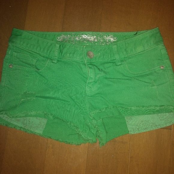 Green shorts - Picture 4 of 4